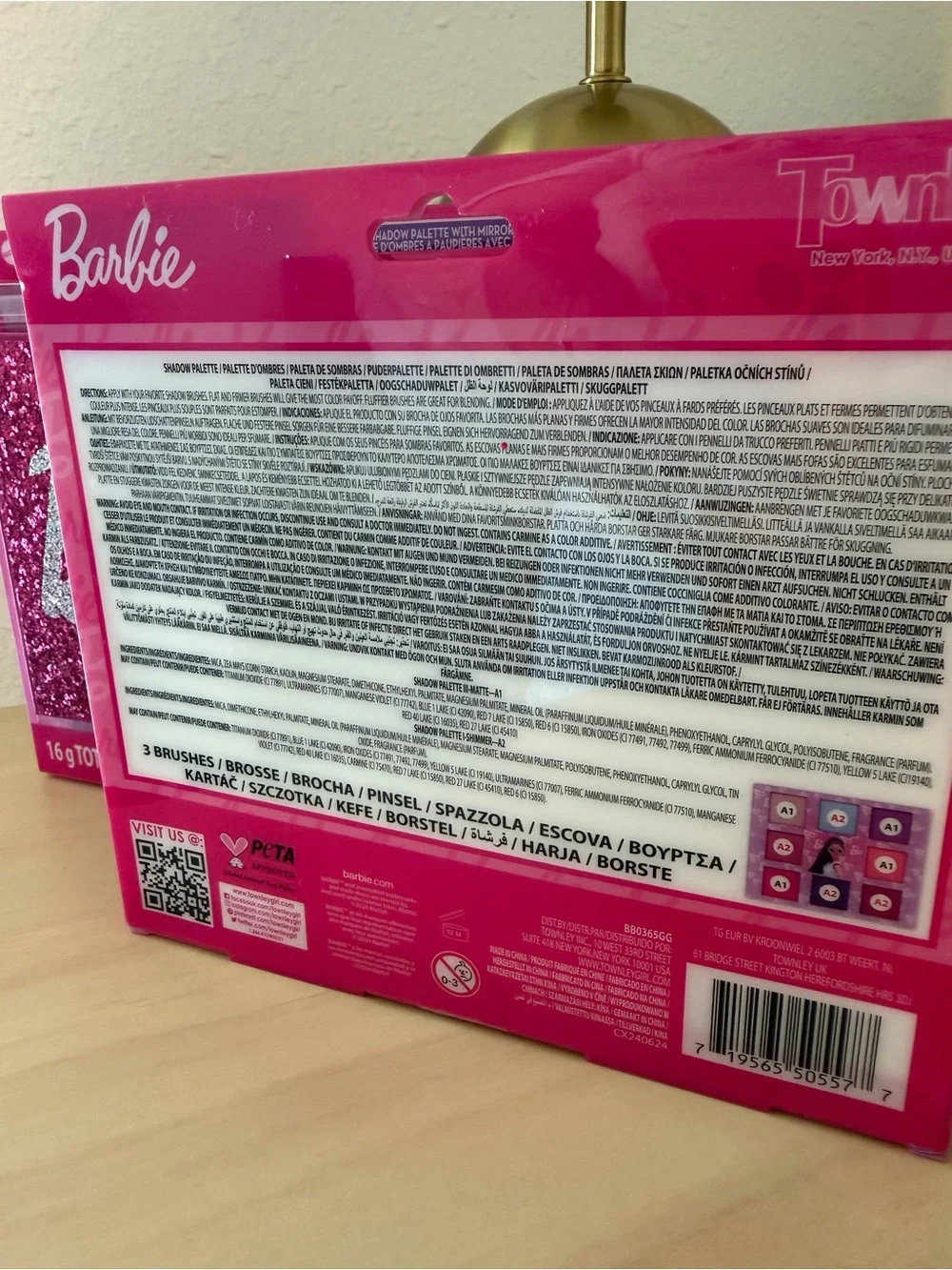 Barbie Hot Pink Glitter Makeup Palette with Glitter Logo and Brushes